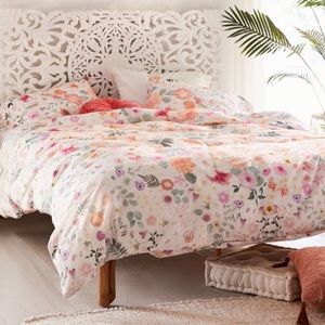 Olivia Floral Duvet Cover
